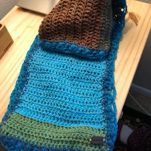 BOGO Elegant handmade 💃🏼 scarf. Available